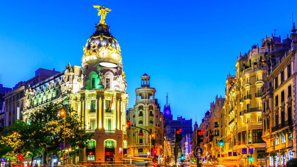 إيطاليا روما وميلان والبندقية