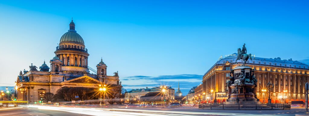 موسكو وسانت بطرسبورغ مع الأرياف