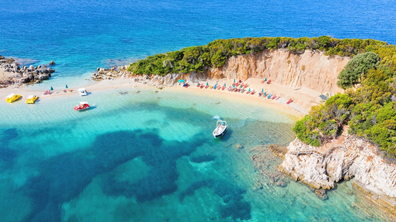 ألبانيا (تيرانا ، شكودرا)