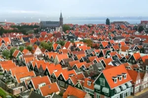 زيارة بولندا