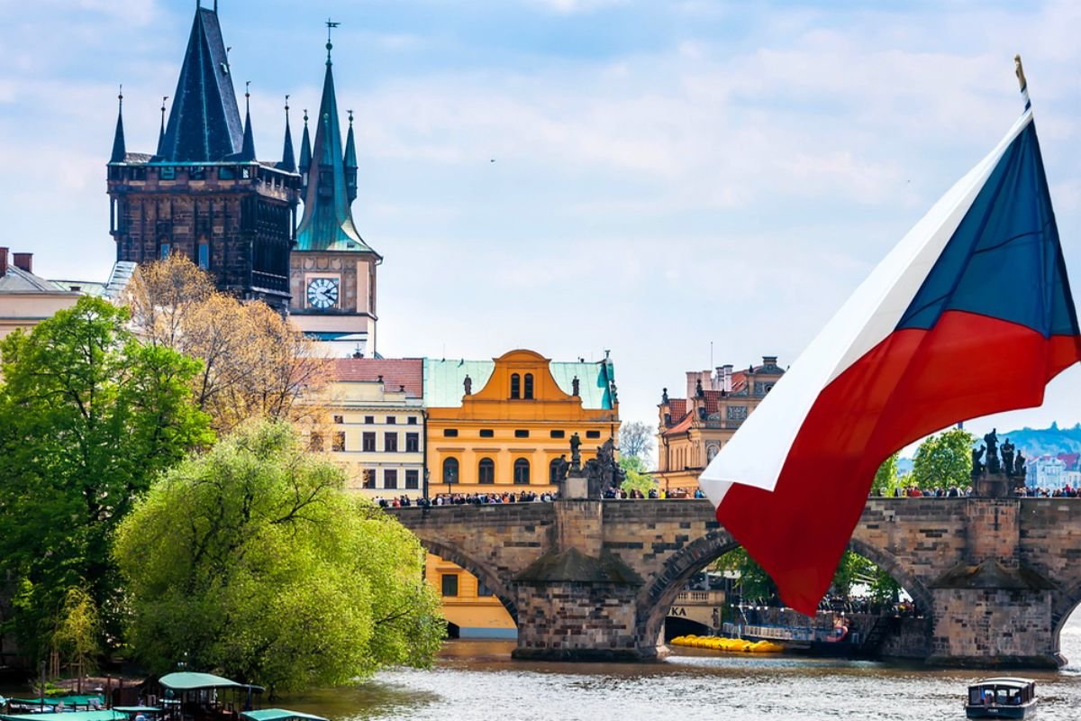 التشيك (براغ – اوسترافا – كالوفيفاري)