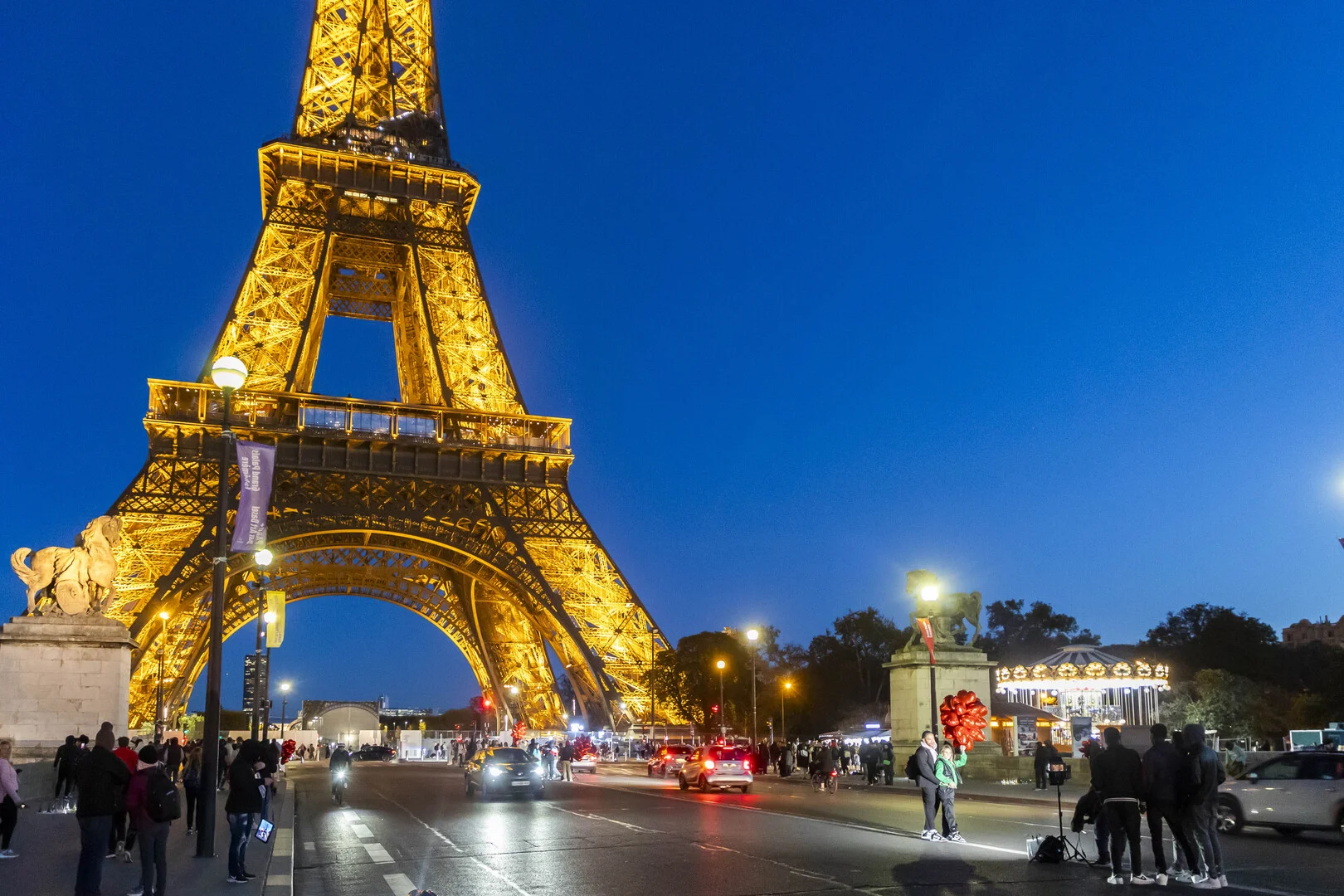 من براغ إلى باريس وديزنى لاند