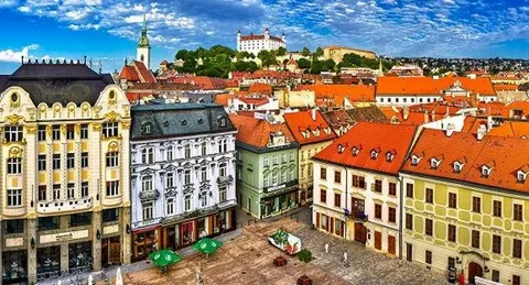 من الشرق الى الغرب مع ديزنى لاند