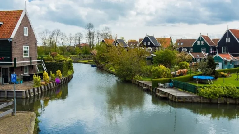 السياحة في هولندا للشباب
