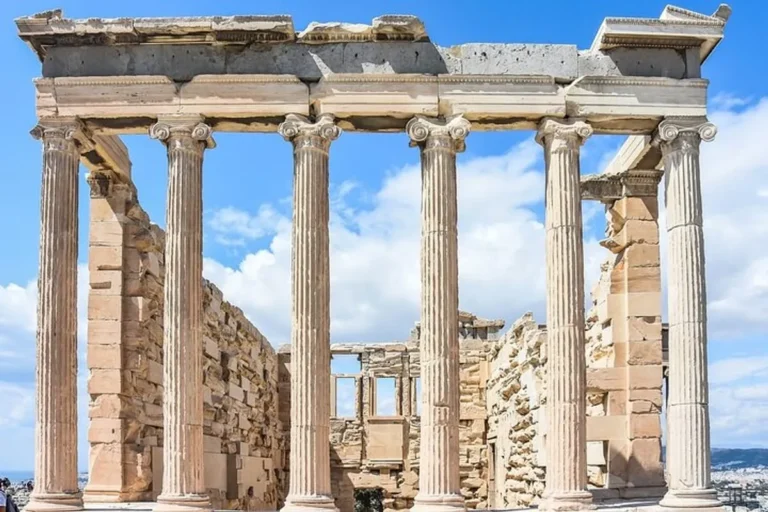 كم تبلغ تكلفة السفر إلى اليونان؟ دليل الأسعار والميزانية