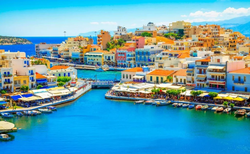 كم يوم تكفي لرحلة الى اليونان؟ أفضل مدة لزيارة اليونان